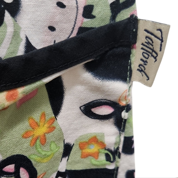 Tafford Floral Cows Scrub Top Women's Size L Nurse Medical Vet Childcare Fun - Picture 4 of 6